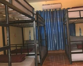 Nana Backpacker Hostel - Vang Vieng - Schlafzimmer