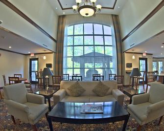 Staybridge Suites Stroudsburg (East) Poconos by IHG - East Stroudsburg - Lobby