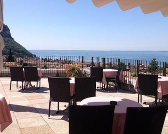 Hotel Villa Ca' Nova S - Garda - Restaurant