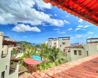 Oceanview Rooftop Patio - 5 Pools - Walk to Beach - Coco - Balcony