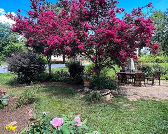 The Yellow Quilt in Walhalla - Walhalla - Patio