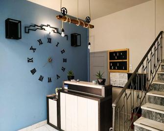 Theoxenia Paralio Astros - Astros - Front desk