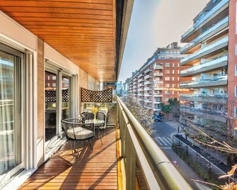 Family Apartment with Puente de la Mujer View in Puerto Madero - בואנוס איירס - מרפסת