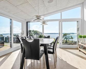 Awesome Home In Aabenraa - Åbenrå - Essbereich