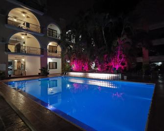Hotel Doralba Inn - Mérida - Piscina