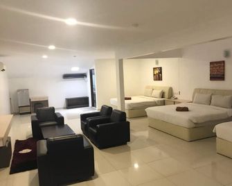 Peach Hill Hotel & Cafe - Pasir Gudang