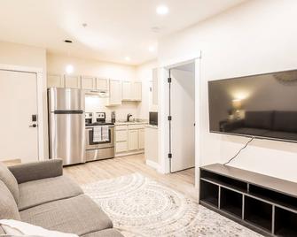 Downtown One Bedroom-large - Great Falls - Kitchen