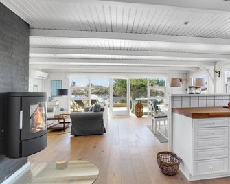 3 bedroom cozy home in Ringkøbing - Hvide Sande - Huiskamer