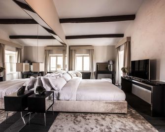 دوم هوتل - روما - غرفة نوم