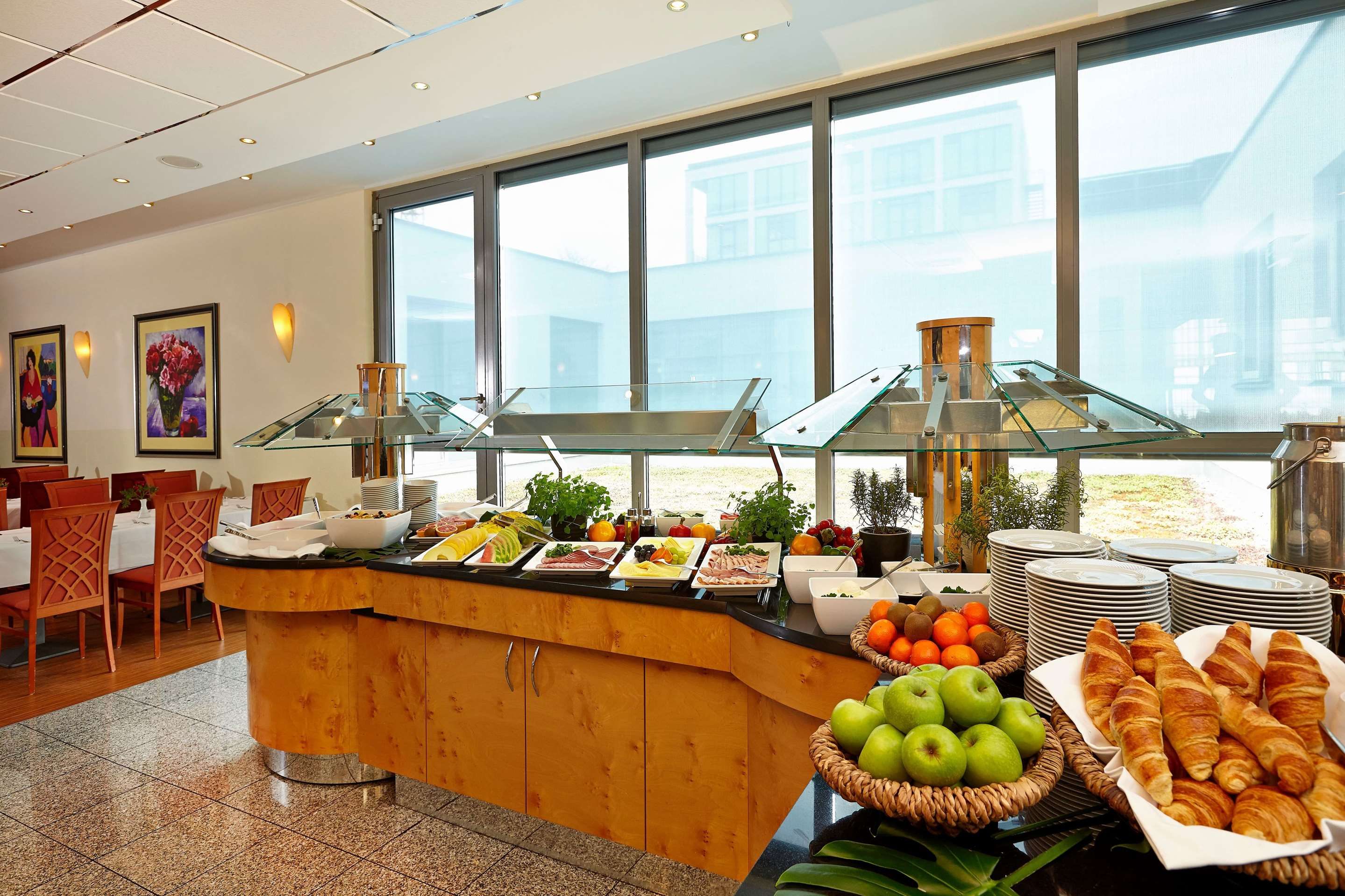 Buffet view of H+ Hotel Berlin Mitte