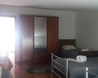Quinta da Casinha Homestay - Pombal - Bedroom