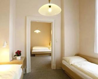 Hotel Sonne - Ettlingen - Slaapkamer