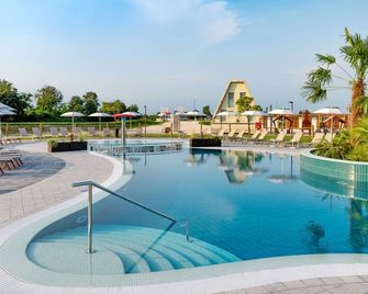 Marina Azzurra Resort by Interhome - Lignano Sabbiadoro - Pool