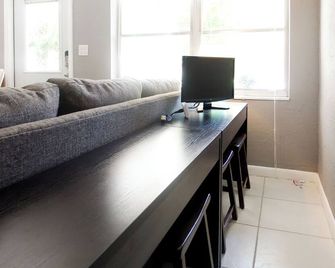 La Villa Aventura! North Miami's Finest! - North Miami Beach