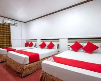 Max Travellers Inn - Lapu-Lapu City - Front desk