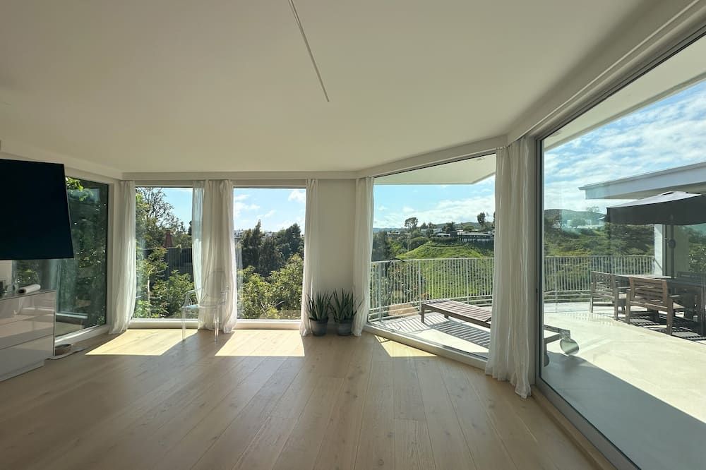 Elegant Contemporary home in Bel Air close to West Gate entrance - לוס אנג'לס - מרפסת