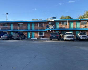 Two Rivers Inn - Thermopolis - Building