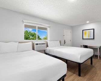 Suburban Studios Lakeland North I-4 - לייקלנד - חדר שינה