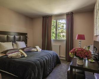 Logis Hotel Le Relais de Comodoliac - Saint-Junien - Bedroom