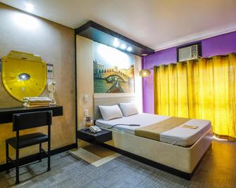 Hotel Dreamworld Araneta Cubao - Manila - Bedroom