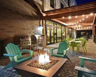 King Suite w/ Balcony | Ocean View | 3.2 mi to Summer Waves Water Park - Jekyll Island - Terasa