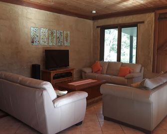 Mudaridge - located at Gloucester - Copeland - Living room