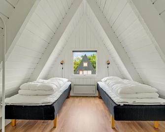 2 Bedroom Cozy Home In Farsø - Farsø - Habitación