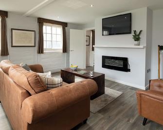 Stableside at York Racecourse - York - Wohnzimmer