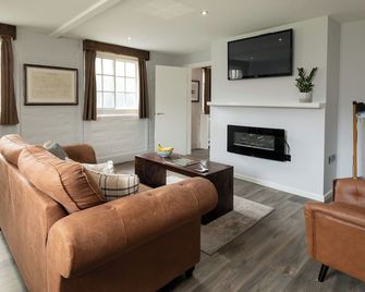 ستابل سايد آت يورك ريس كورس - يورك - غرفة معيشة