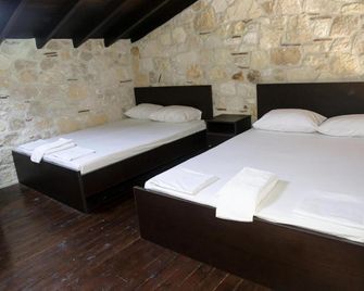 Gioulis Apartments & Studios - Nea Plagia - Habitación