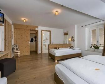 Small & Lovely Hotel Zaluna - Predazzo - Bedroom