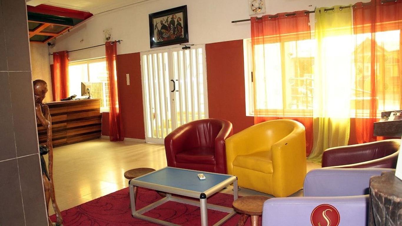 Hotel Le Senateur
