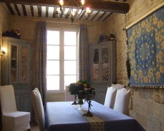 Bize de la Tour - Remoulins - Dining room