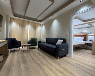 Alican 1 Hotel - Izmir - Living room