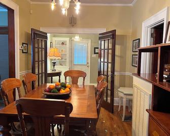 Charming 3-bedroom vacation home in Greeneville - Greeneville - Dining room