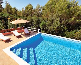 Stunning Home in Smokvica With Wifi and 3 Bedrooms - Smokvica - Pool
