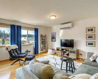 Port Angeles Home 3 Mi to Olympic Nt'l Park - Port Angeles - Sala de estar