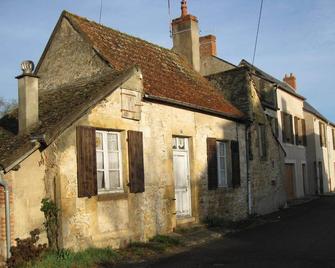 Gîtes, Maisonette, Guest Room, Bikes Welcome, Decize - Decize - Building