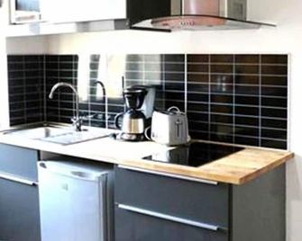 Mont Louis Guesthouse Le Vauban - Neuf Brisach - Кухня