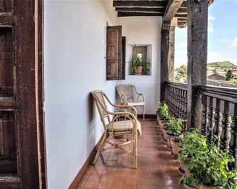 Hotel Museo Los Infantes - Santillana del Mar - Parveke
