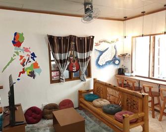 Ohlala Hostel - Moalboal - Salon
