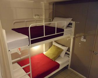 Piccolo Sukhumvit Hostel - Bangkok - Bedroom
