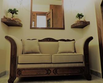La Place Hotel - Zahle - Living room