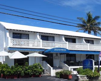 Palmsprings Accommodations - 2 Bedroom Apt., Near Horseshoe Bay - Southampton - Building