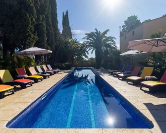 Masia Notari Casabona - Vilanova i la Geltrú - Zwembad