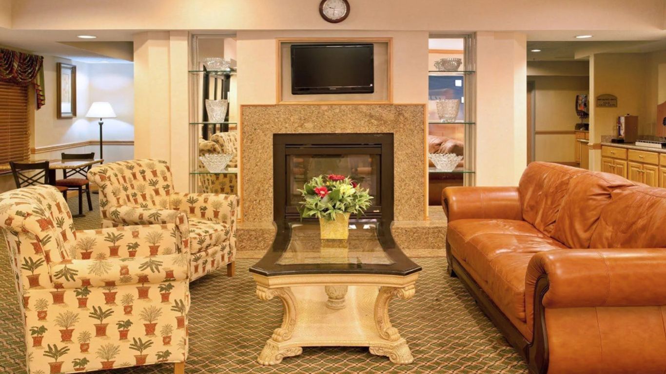 Holiday Inn Express & Suites Elkhart-South By IHG