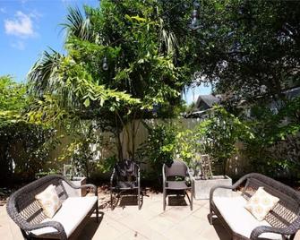 Amazingly Cute Tampa Home! - Tampa - Patio