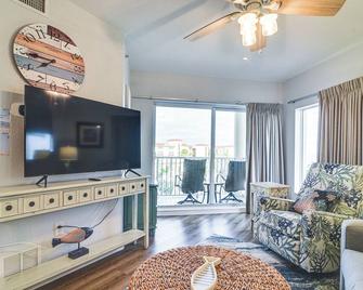 Ocean View Top-Floor Sunset Vistas Condo! - Saint Pete Beach - Living room