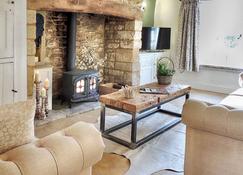 Magnolia Cottage - Moreton-in-Marsh - Living room