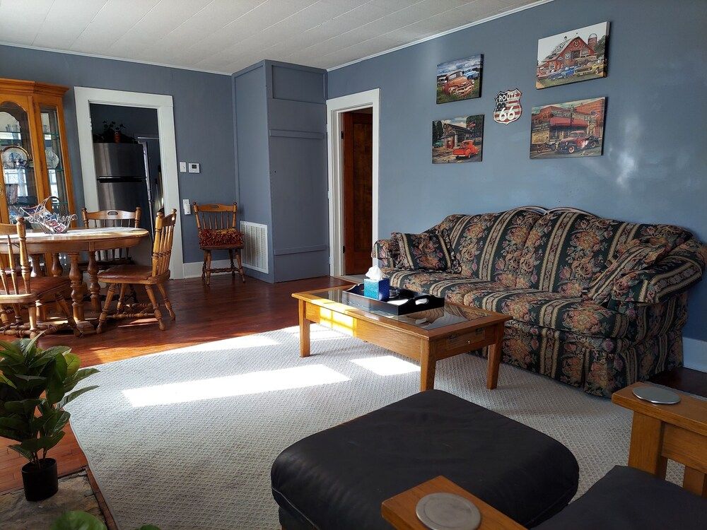 Renovated Bungalow with Cozy Gas Fireplace - Iola - Living room